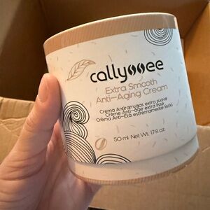 Lysse Extra Smooth Anti-Aging Cream - White and Tan